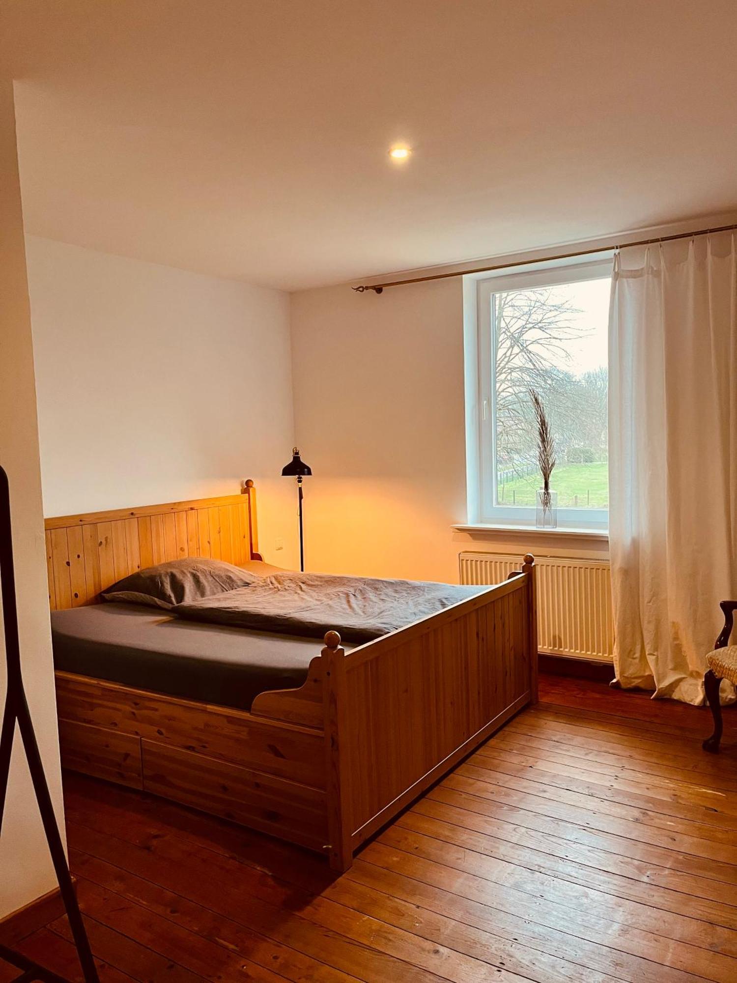 B E D & A G E D E S I G N -Extra Large- Wunderschoene Komplette Wohnung Mit Viel Platz & 4 Schlafzimmer B E D & A G E D E S I G N -Small- Wunderschoenes Zimmer Mit Bad Rechnungserstellung Fuer Geschaeftsreisende & Firmen Hunxe ภายนอก รูปภาพ