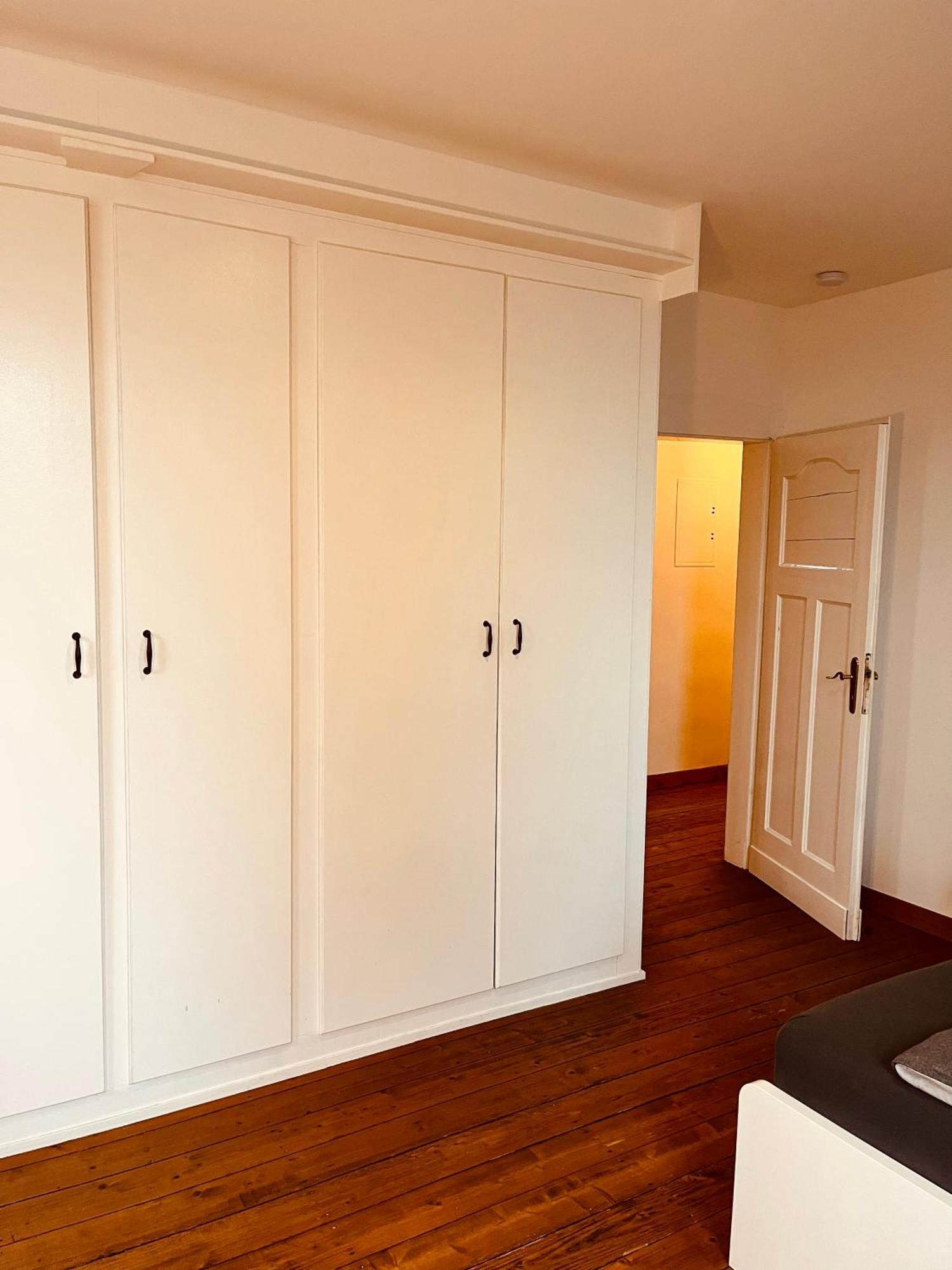 B E D & A G E D E S I G N -Extra Large- Wunderschoene Komplette Wohnung Mit Viel Platz & 4 Schlafzimmer B E D & A G E D E S I G N -Small- Wunderschoenes Zimmer Mit Bad Rechnungserstellung Fuer Geschaeftsreisende & Firmen Hunxe ภายนอก รูปภาพ