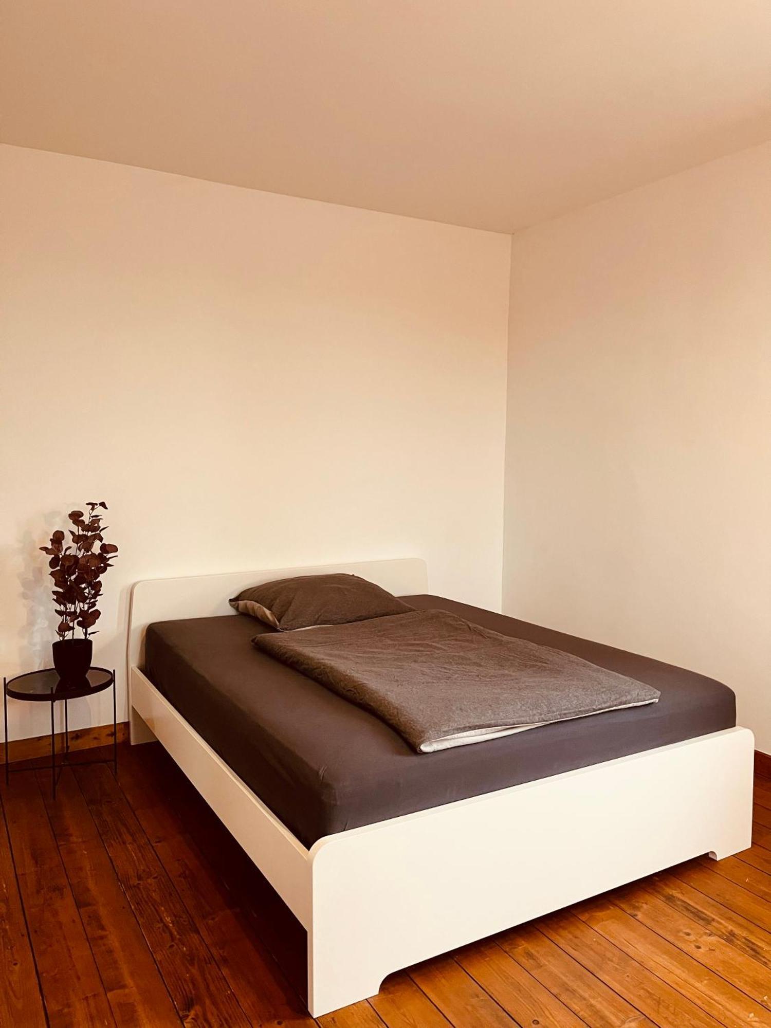 B E D & A G E D E S I G N -Extra Large- Wunderschoene Komplette Wohnung Mit Viel Platz & 4 Schlafzimmer B E D & A G E D E S I G N -Small- Wunderschoenes Zimmer Mit Bad Rechnungserstellung Fuer Geschaeftsreisende & Firmen Hunxe ภายนอก รูปภาพ