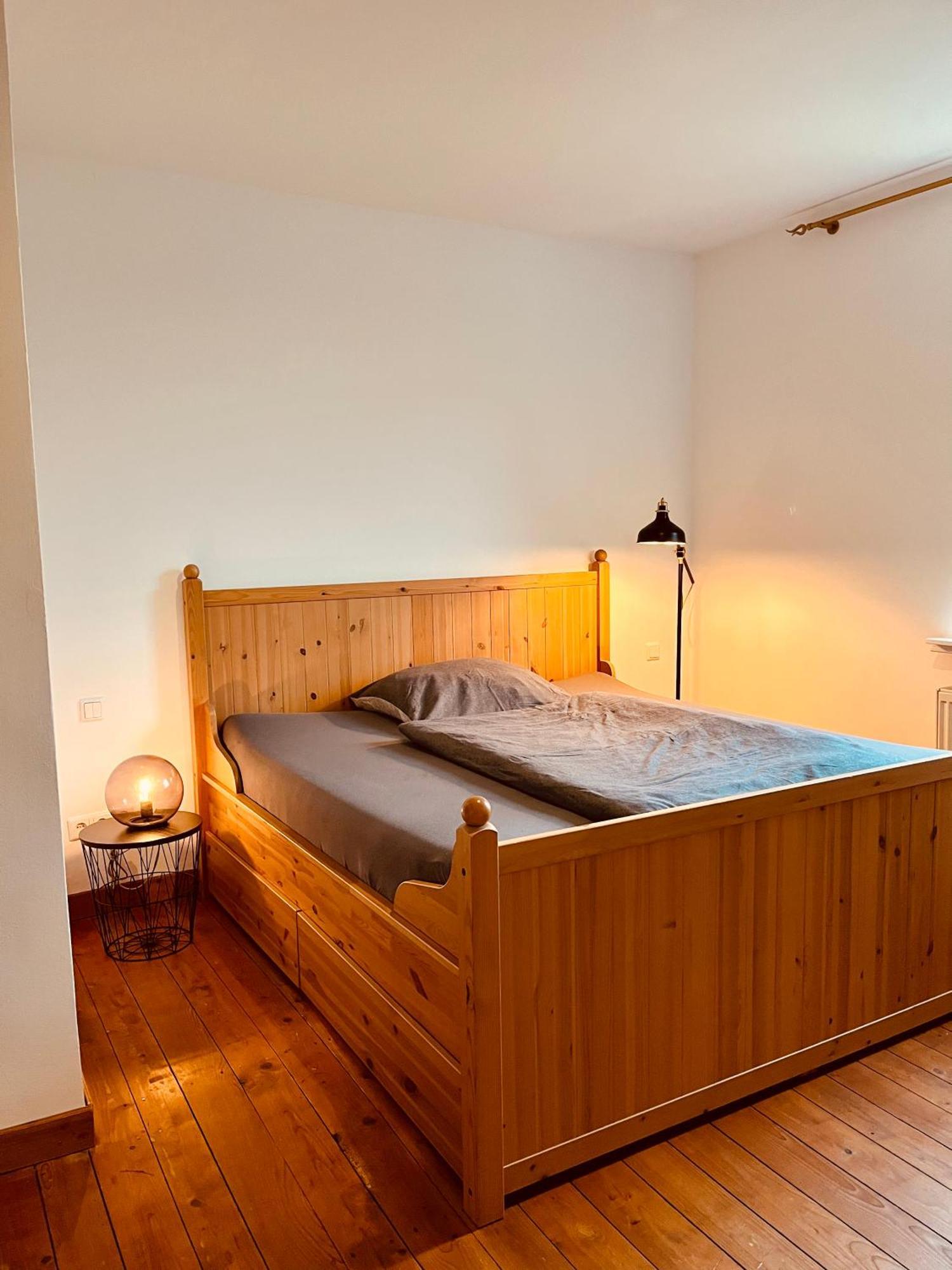 B E D & A G E D E S I G N -Extra Large- Wunderschoene Komplette Wohnung Mit Viel Platz & 4 Schlafzimmer B E D & A G E D E S I G N -Small- Wunderschoenes Zimmer Mit Bad Rechnungserstellung Fuer Geschaeftsreisende & Firmen Hunxe ภายนอก รูปภาพ